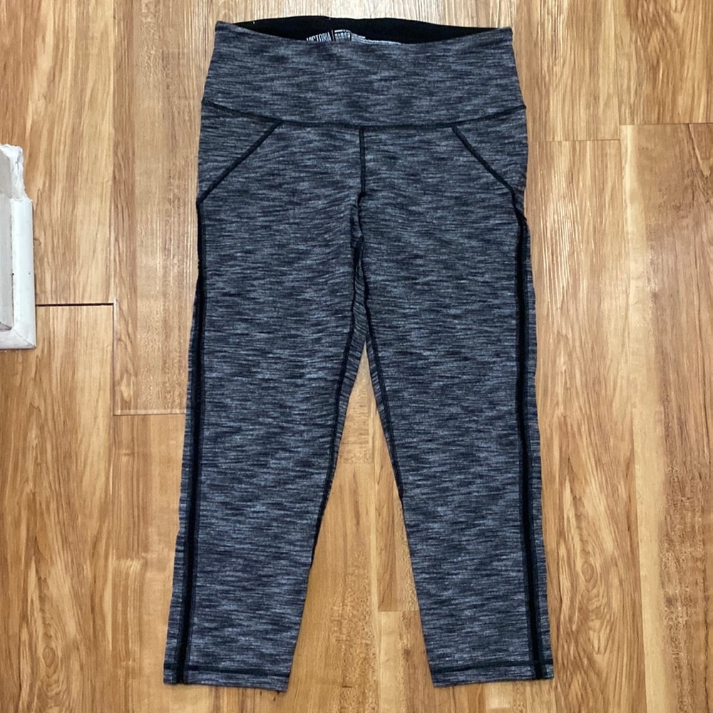Victoria’s Secret sport running Capri